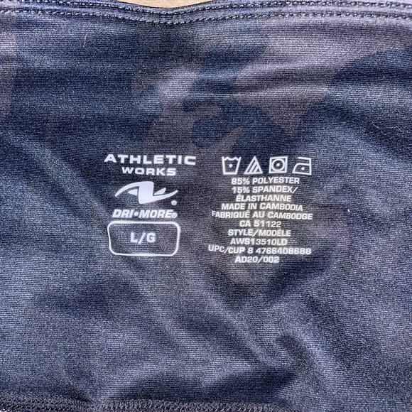 Women’s high rise camouflage bike shorts. - Picture 2 of 2